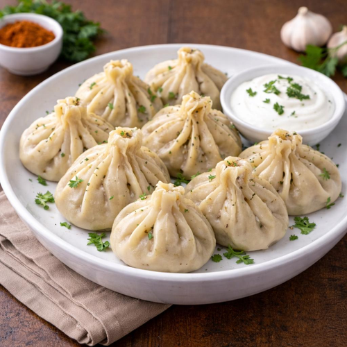 Traditionelle georgische Chinkali mit Fleisch